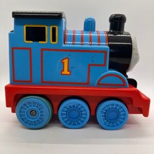 Thomas The Tank Engine Train Electric‎ Toy Blue Red Face Lights Sound Kids Play
